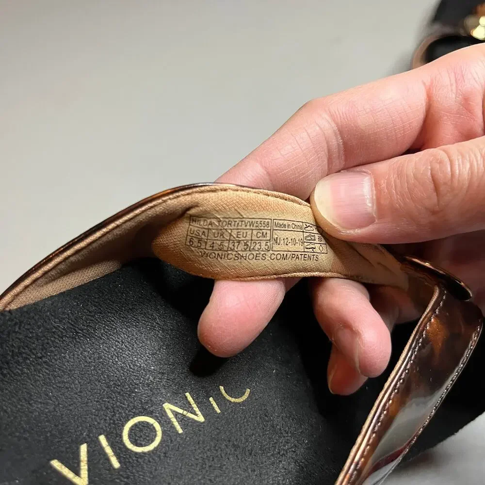 Vionic Black and Brown Sandals - Picture 4 of 5